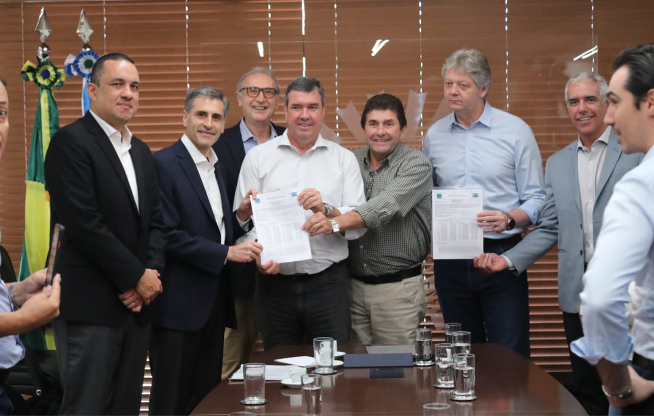 Joésio Siqueira, vice-presidente da STCP participou hoje do evento de entrega da Licença de Instalação – LI da fábrica da Arauco no município de Inocência – MS